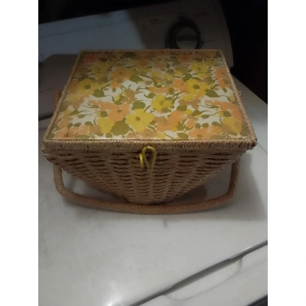Vintage Dritz Wicker‎ Sewing Basket With Yellow Floral Fabric Interior And...